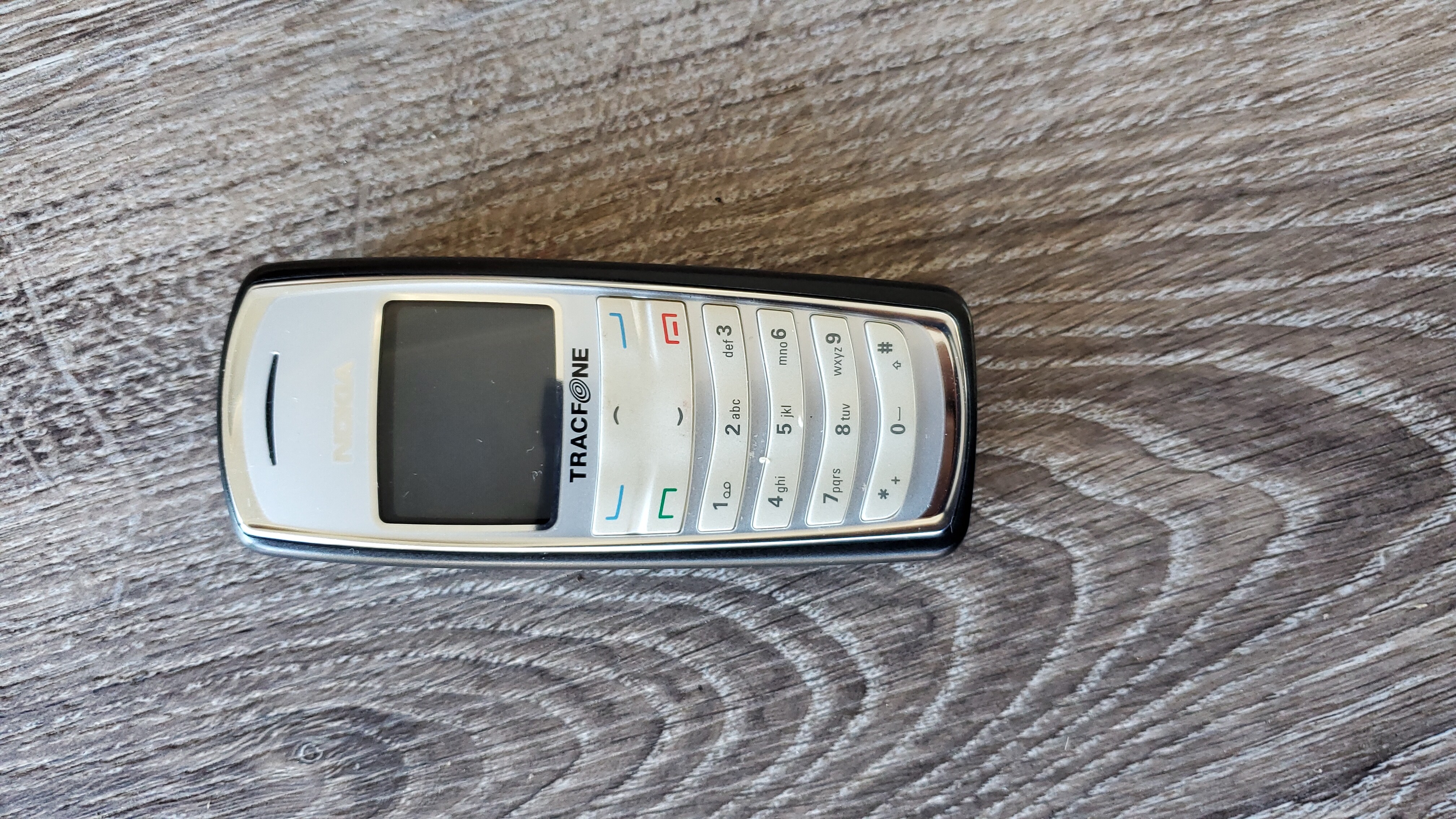 nokia tracfone 2126